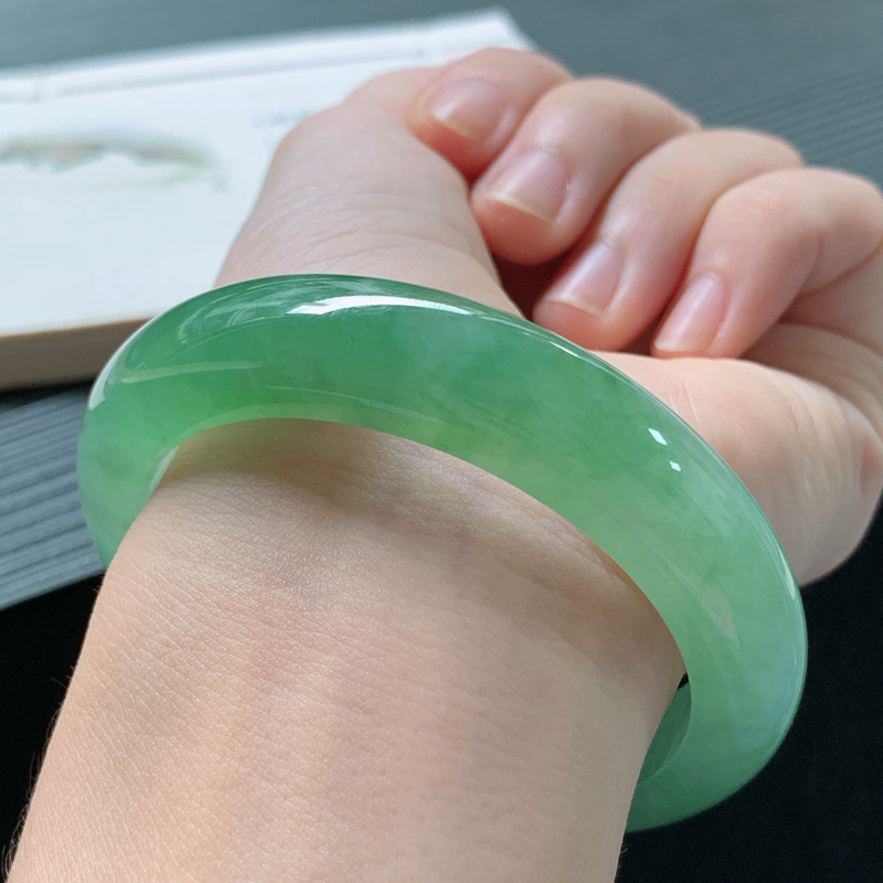 Jadeit-Armband, burmesischer E – Lighting & Home Decor Studio Photos Bewertung und Preis